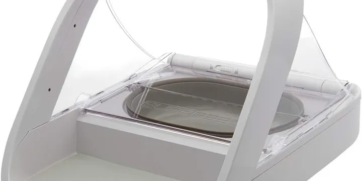 SureFeed Microchip Pet Feeder by Sure Petcare, the selective feeder that opens only for a registered cat's implanted microchip and works without an app or cloud connection